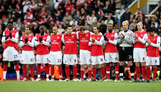 德甲保级战意VS中游韧性：汉堡残阵死磕门兴格拉德巴赫